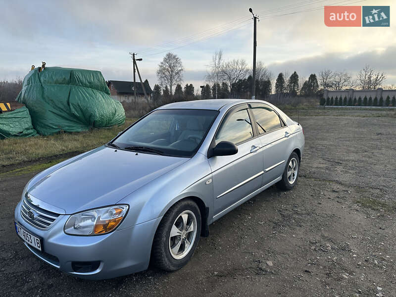 Седан Kia Cerato 2007 в Тлумаче