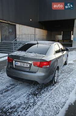 Седан Kia Cerato 2009 в Барышевке
