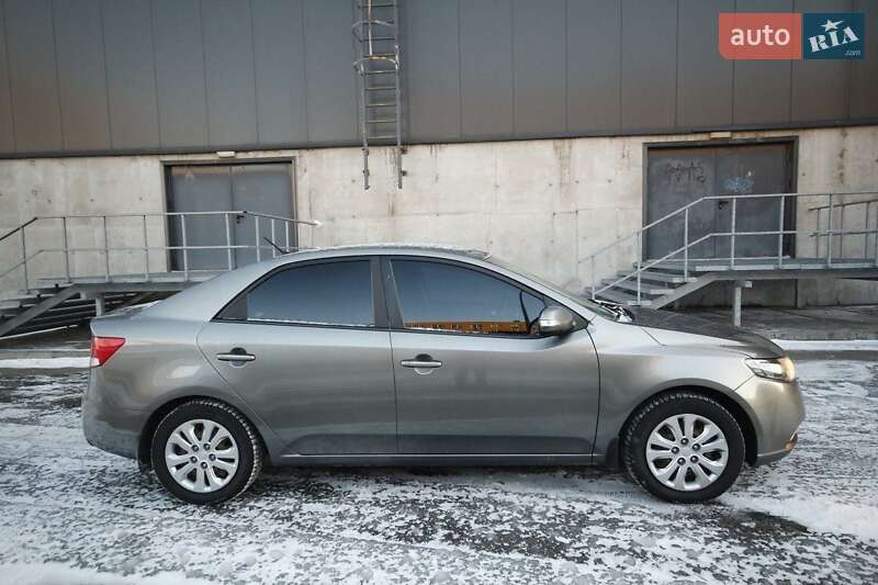 Седан Kia Cerato 2009 в Барышевке