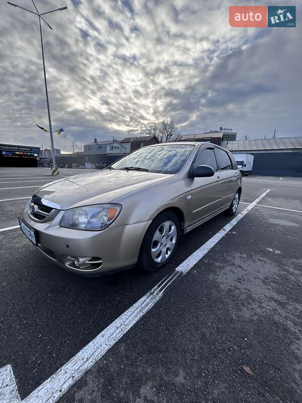 Хэтчбек Kia Cerato 2006 в Киеве