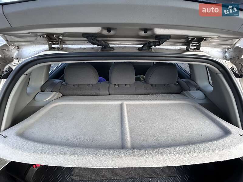 Хэтчбек Kia Cerato 2006 в Киеве