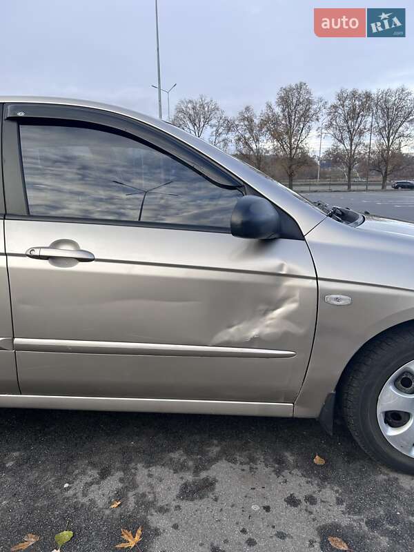 Хэтчбек Kia Cerato 2006 в Киеве