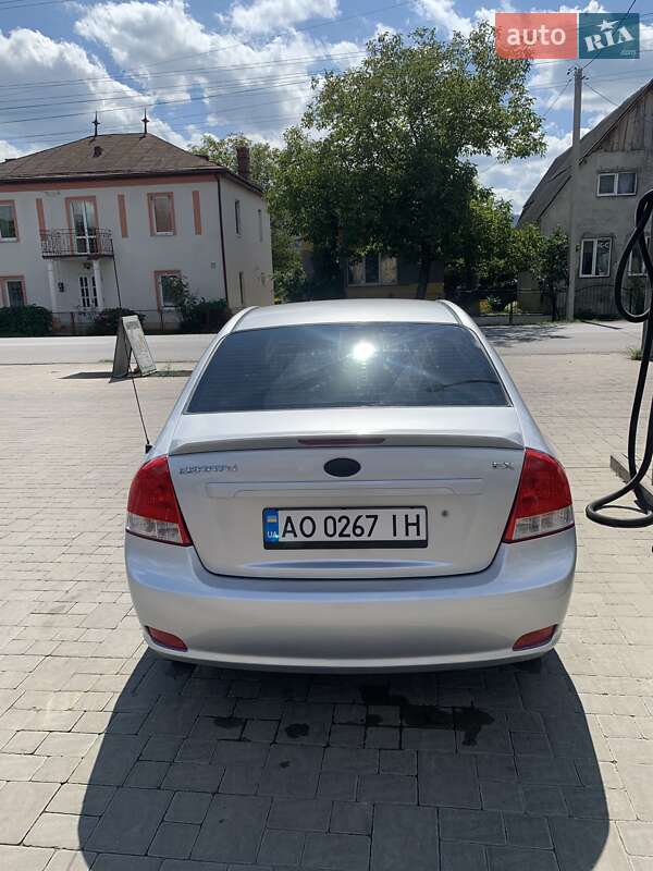 Седан Kia Cerato 2008 в Ужгороде