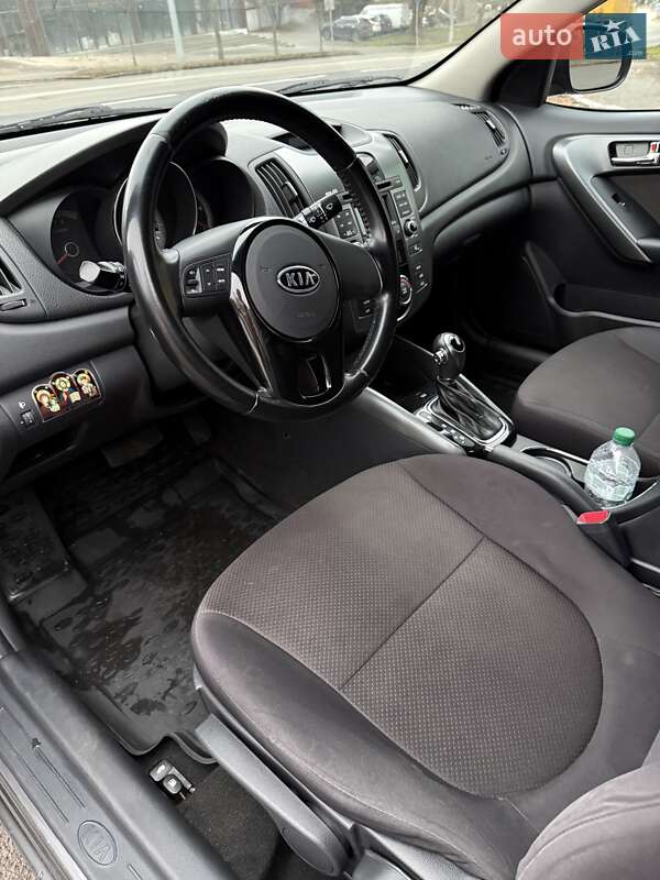 Седан Kia Cerato 2012 в Киеве