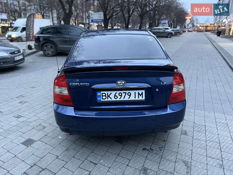 Седан Kia Cerato 2006 в Ровно