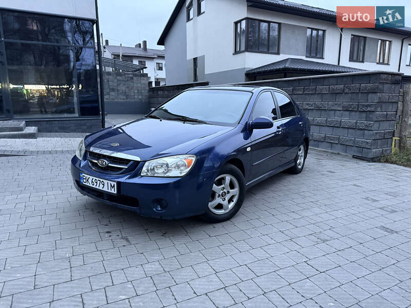 Седан Kia Cerato 2006 в Ровно
