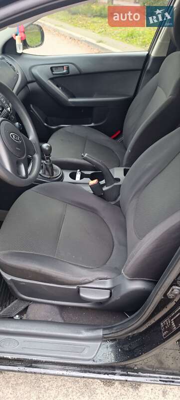 Седан Kia Cerato 2009 в Киеве