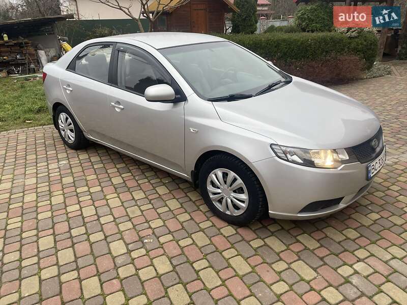 Седан Kia Cerato 2009 в Львове