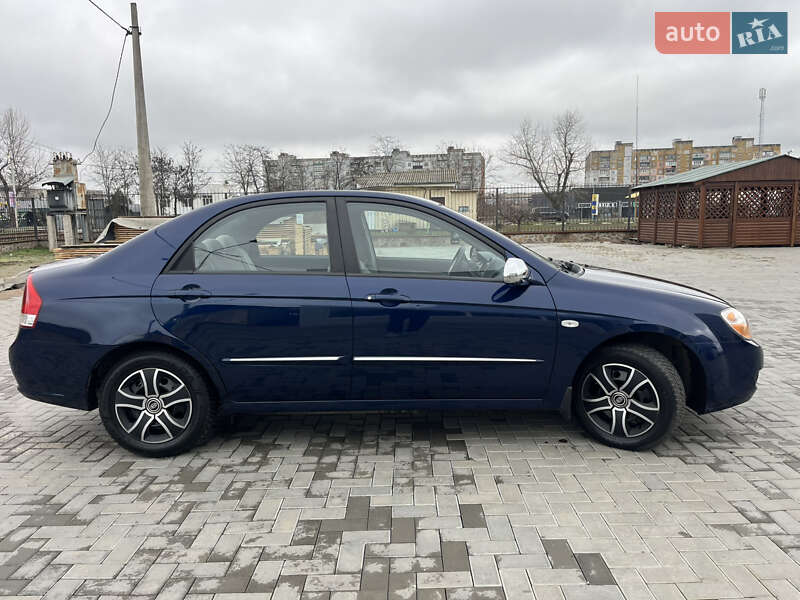 Седан Kia Cerato 2006 в Первомайске