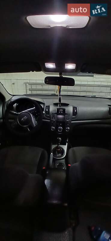 Седан Kia Cerato 2009 в Запорожье фото 3 Седан Kia Cerato 2009 в Запорожье