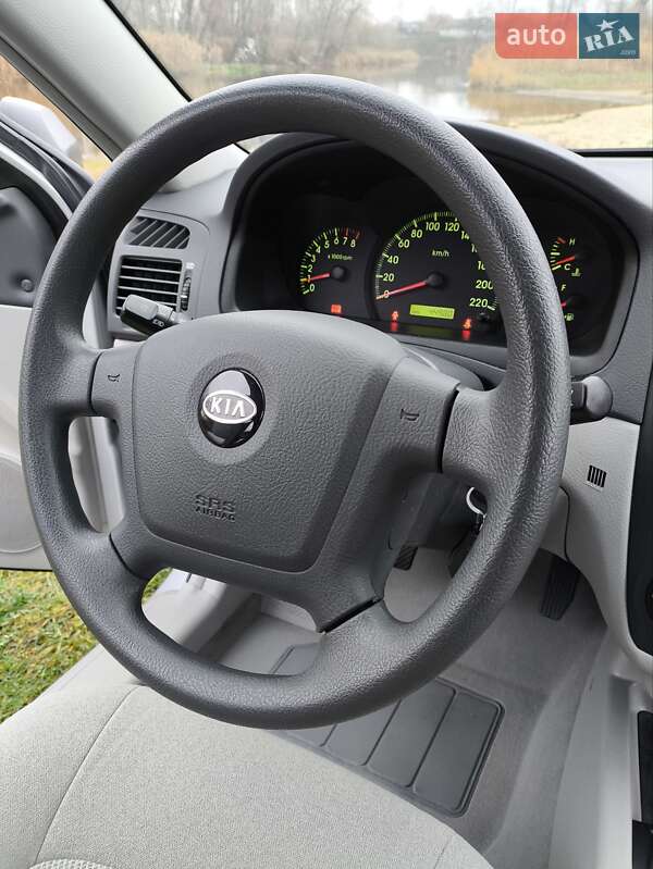 Седан Kia Cerato 2006 в Кобеляках