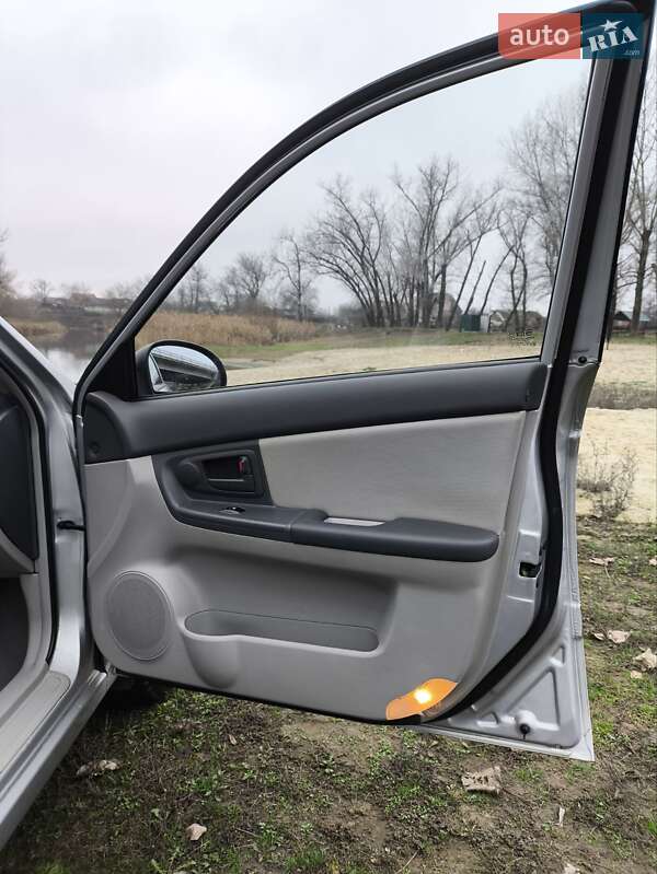 Седан Kia Cerato 2006 в Кобеляках