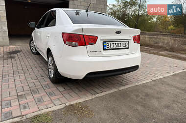 Седан Kia Cerato 2011 в Верхівцеві