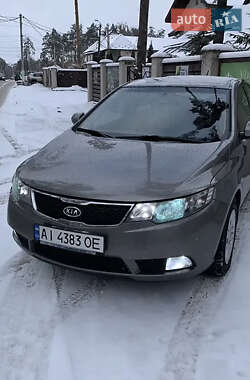 Седан Kia Cerato 2010 в Киеве