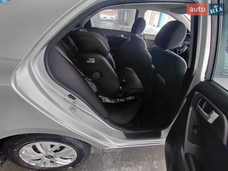 Седан Kia Cerato 2012 в Львове