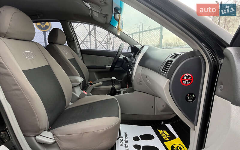 Седан Kia Cerato 2007 в Стрые