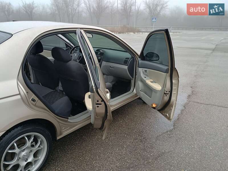 Седан Kia Cerato 2006 в Запорожье