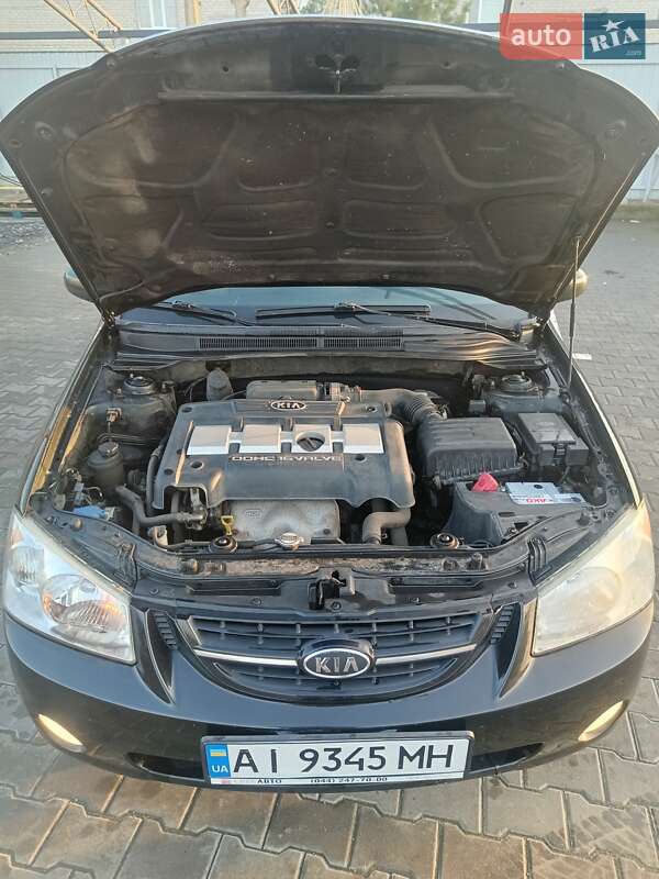 Седан Kia Cerato 2006 в Новом Буге