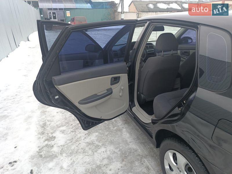 Хэтчбек Kia Cerato 2006 в Обухове