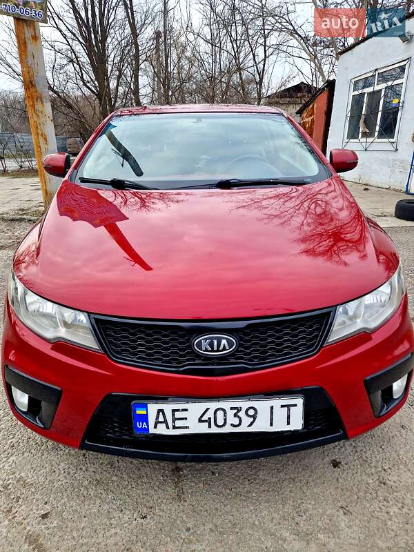 Купе Kia Cerato 2011 в Днепре