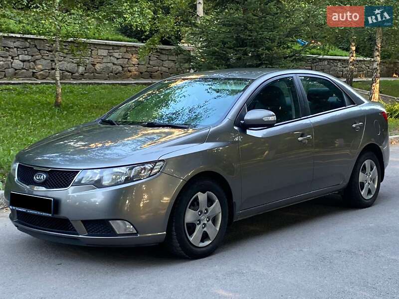 Седан Kia Cerato 2009 в Хмельницком