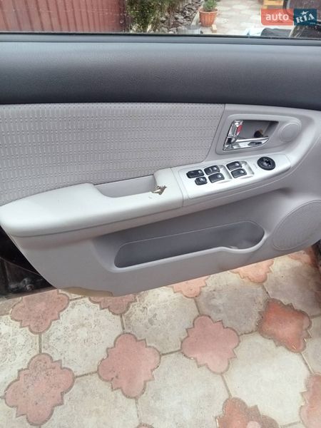 Седан Kia Cerato 2007 в Подольске