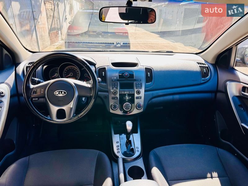 Седан Kia Cerato 2009 в Киеве