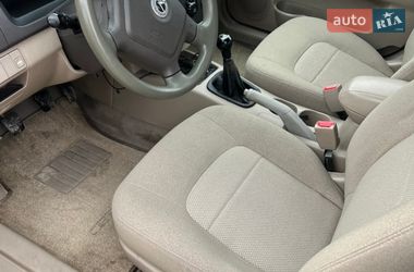 Седан Kia Cerato 2004 в Львове