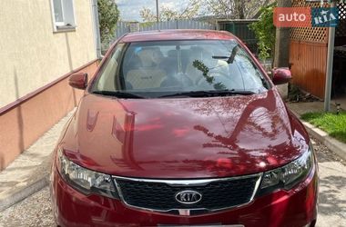 Седан Kia Cerato 2011 в Смеле