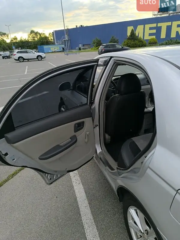 Kia Cerato 2005 VIN Y6LFE22225L000012 фото оголошення 12 з 47