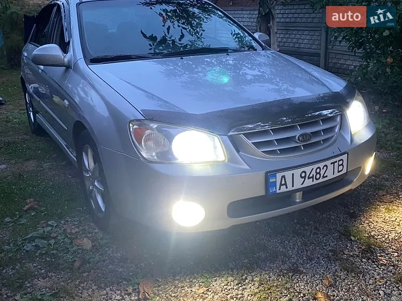 Kia Cerato 2004