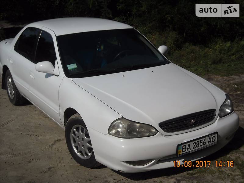 Седан Kia Clarus 2000 в Кременчуге