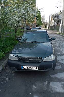 Седан Kia Clarus 2000 в Днепре
