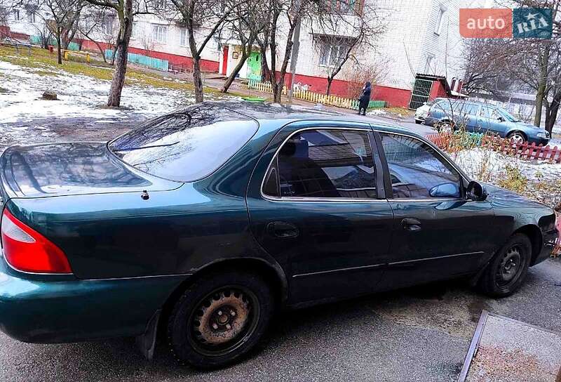 Седан Kia Clarus 1999 в Чернигове