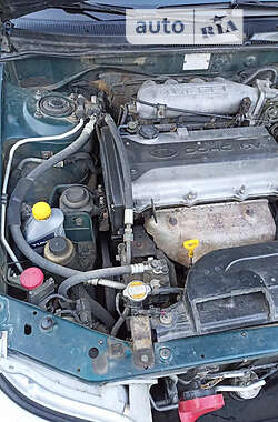 Седан Kia Clarus 2000 в 