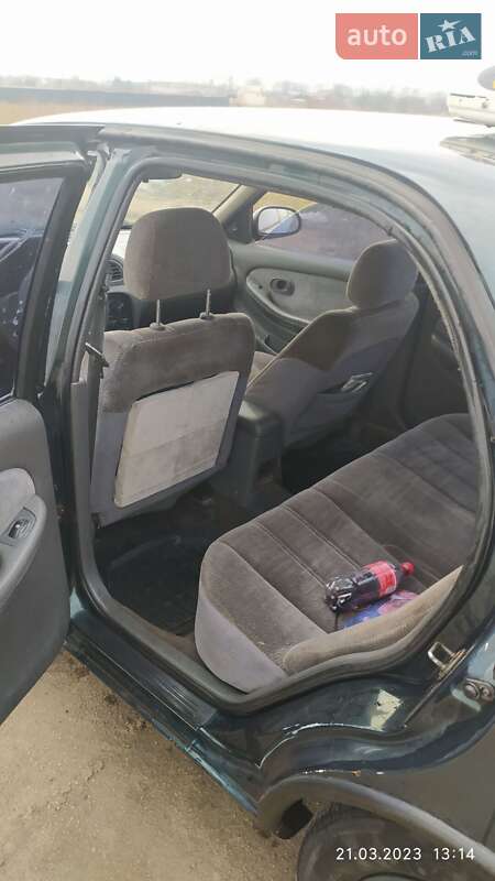 Седан Kia Clarus 1997 в Житомирі