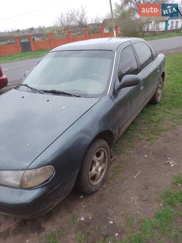 Седан Kia Clarus 1997 в Соленом