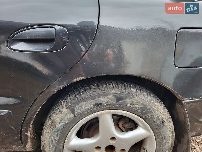 Седан Kia Clarus 1997 в Кривом Роге