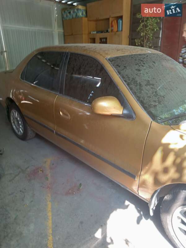 Седан Kia Clarus 1997 в Кривому Розі