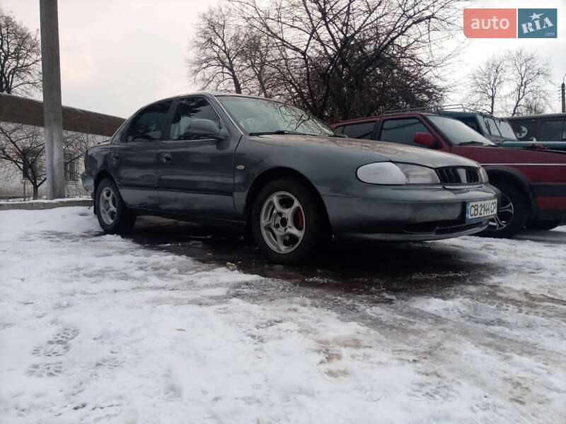 Седан Kia Clarus 1997 в Новгород-Северском
