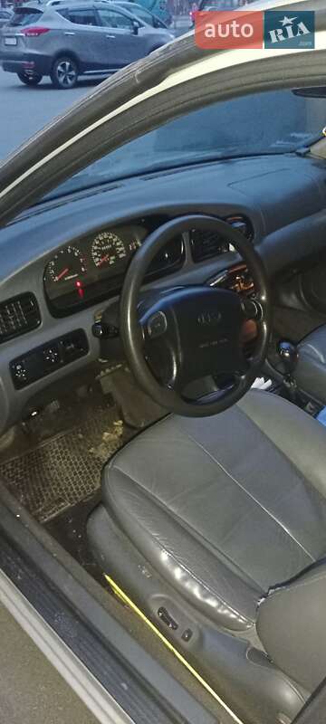 Седан Kia Clarus 1998 в Киеве