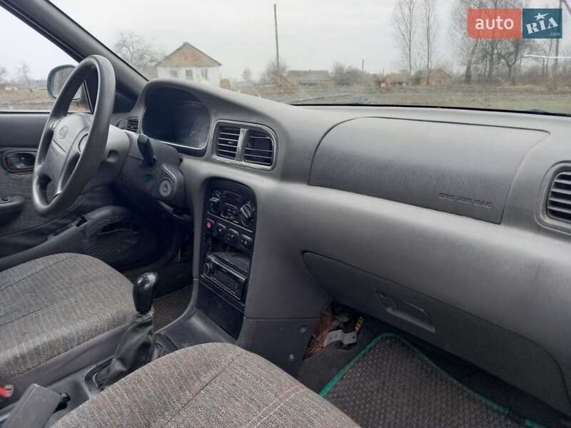 Седан Kia Clarus 1997 в Хорошеве