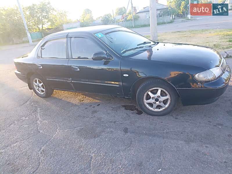 Седан Kia Clarus 1997 в Кременчуге