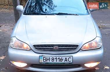 Седан Kia Clarus 2000 в Одессе