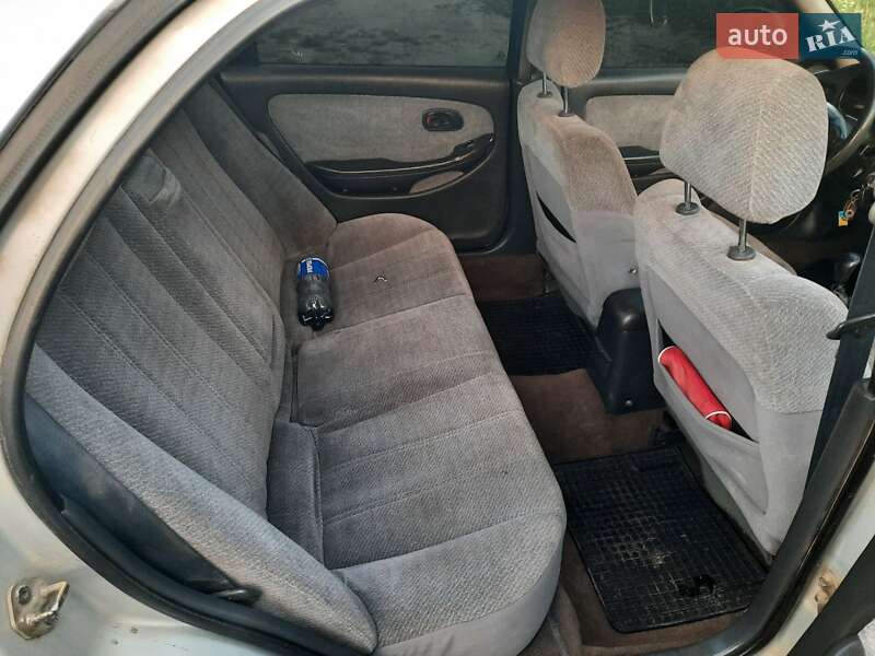 Седан Kia Clarus 1998 в Теребовлі