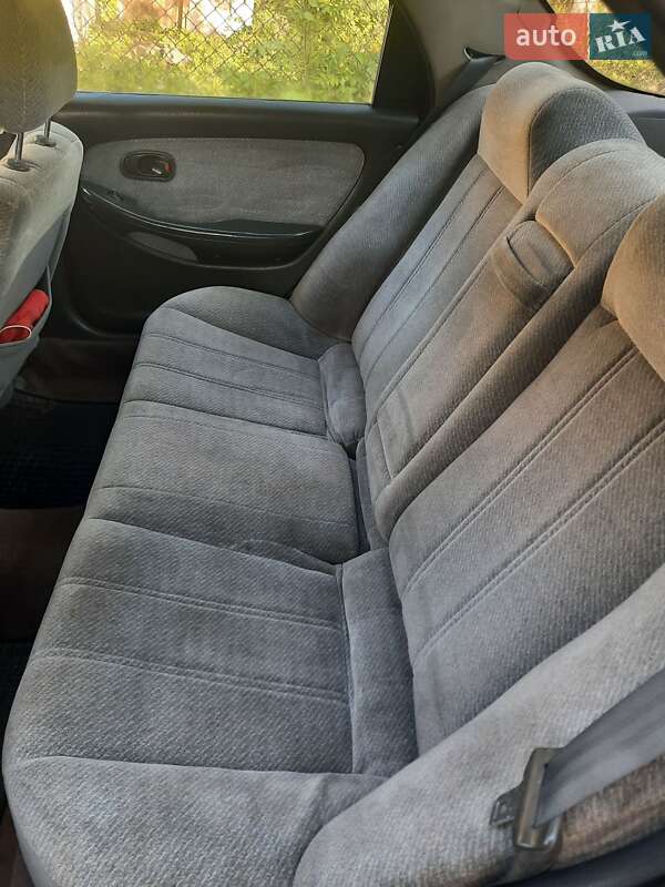 Седан Kia Clarus 1998 в Теребовлі