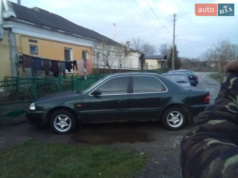 Седан Kia Clarus 1999 в Хмельницькому