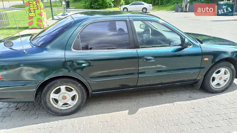 Седан Kia Clarus 1998 в Харькове