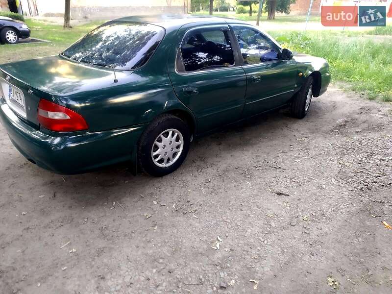 Седан Kia Clarus 2000 в Белой Церкви