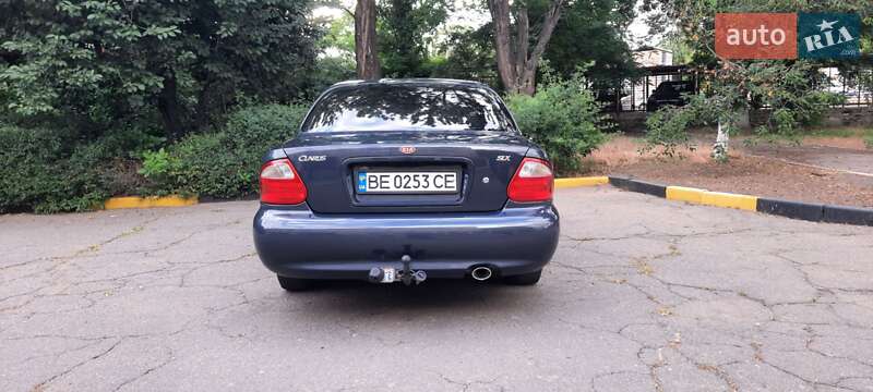 Седан Kia Clarus 1999 в Николаеве